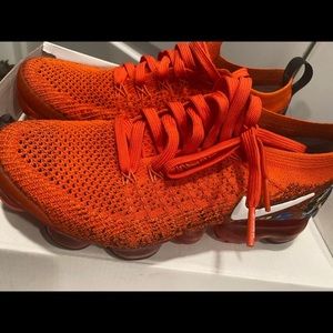 Price reduced Orange vapormax Authentic